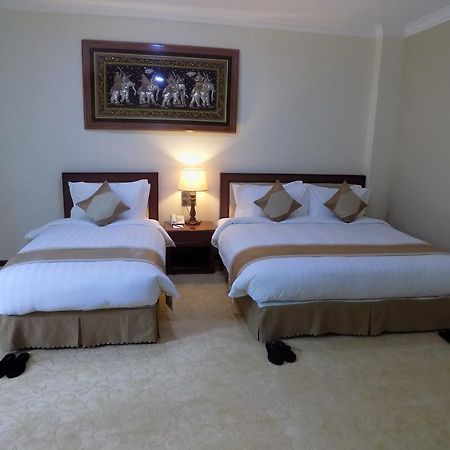 מנדלאי Victoria Palace Hotel מראה חיצוני תמונה