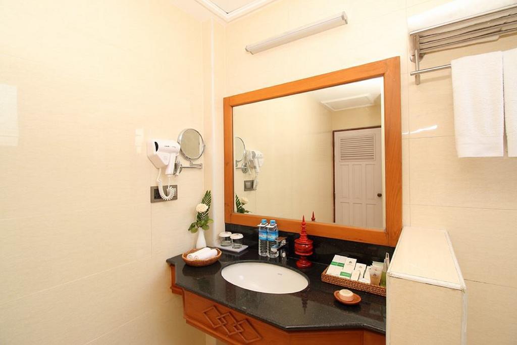 מנדלאי Victoria Palace Hotel מראה חיצוני תמונה