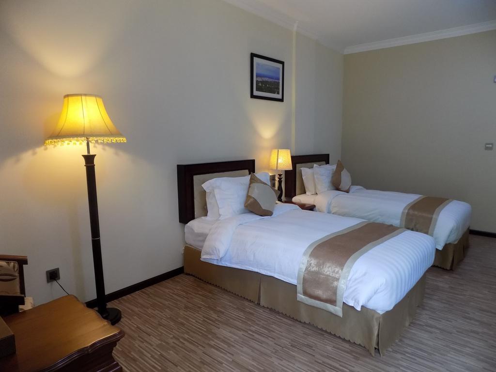 מנדלאי Victoria Palace Hotel מראה חיצוני תמונה