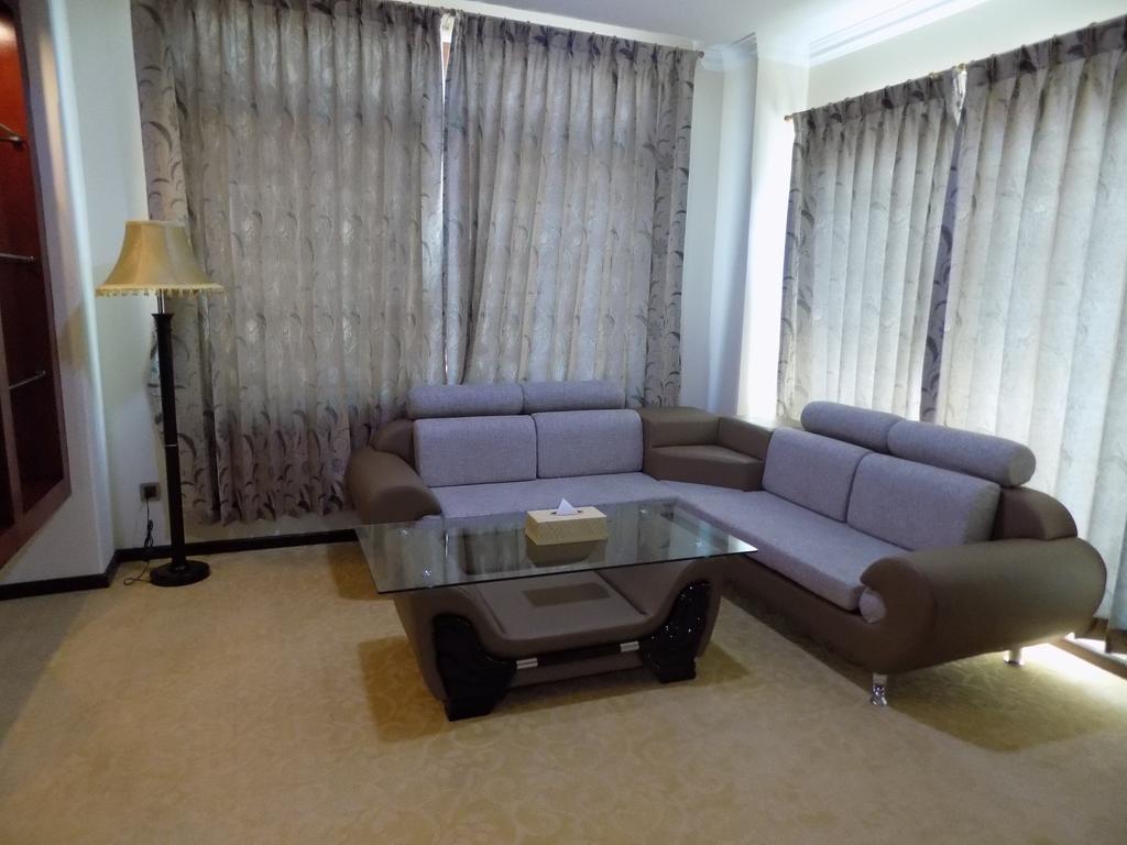 מנדלאי Victoria Palace Hotel מראה חיצוני תמונה