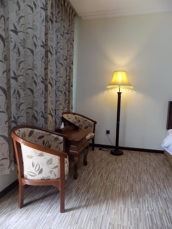 מנדלאי Victoria Palace Hotel מראה חיצוני תמונה