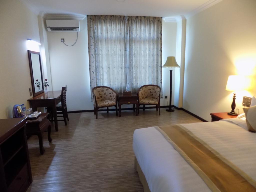 מנדלאי Victoria Palace Hotel מראה חיצוני תמונה
